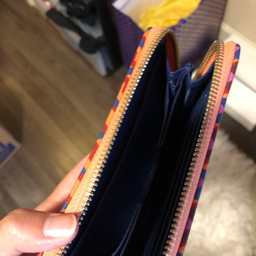 Target wrist wallet - Picture 2 of 2